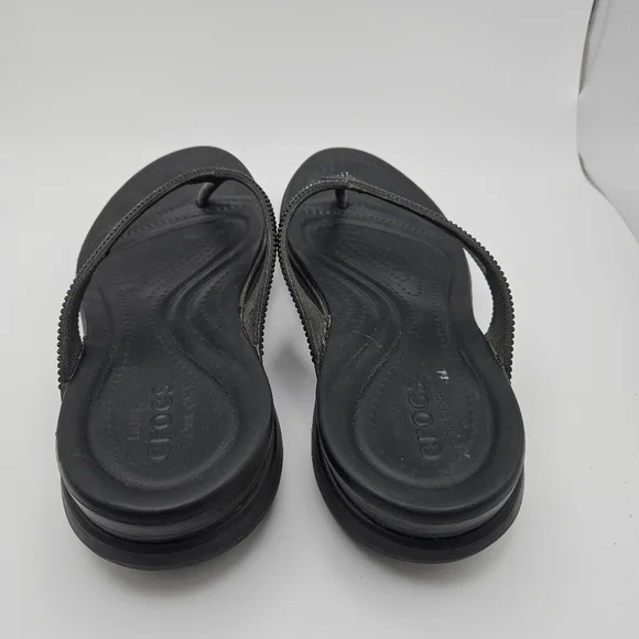 Crocs black and silver comfy flip flop sandals women's 10 - Picture 4 of 6